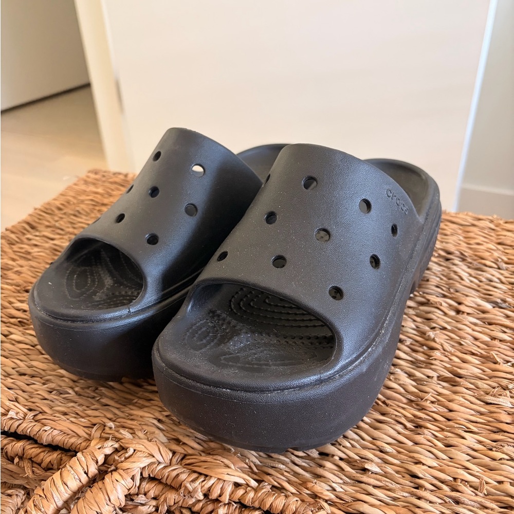 Women’s platform crocs